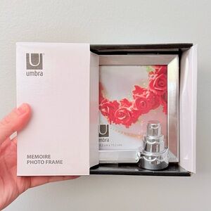 Umbra Aluminum Cake 4” x 6” Photo Frame